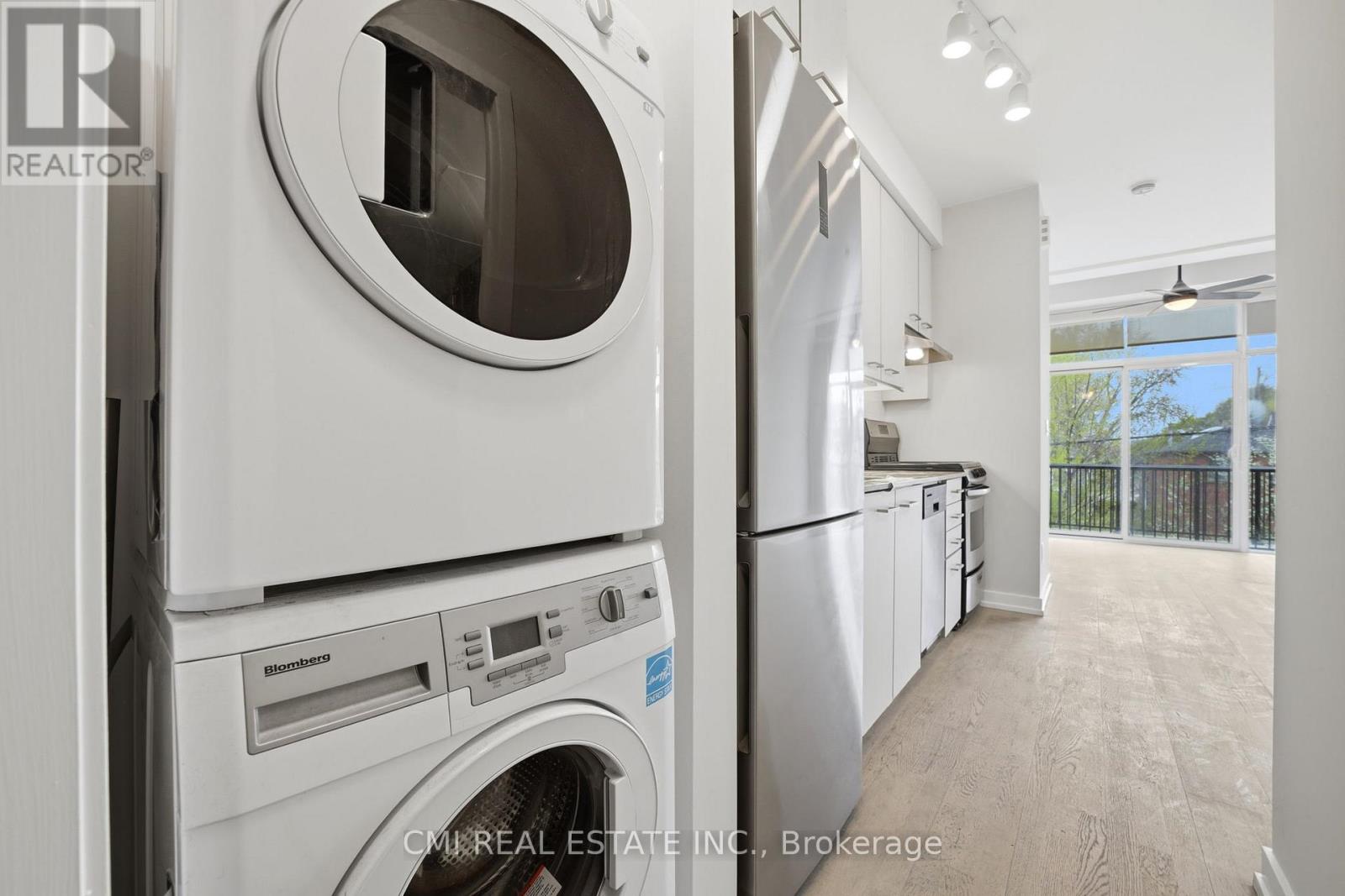 #10 1321 GERRARD STREET E - 27