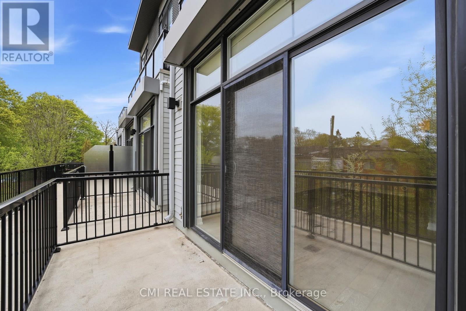 #10 1321 GERRARD STREET E - 5
