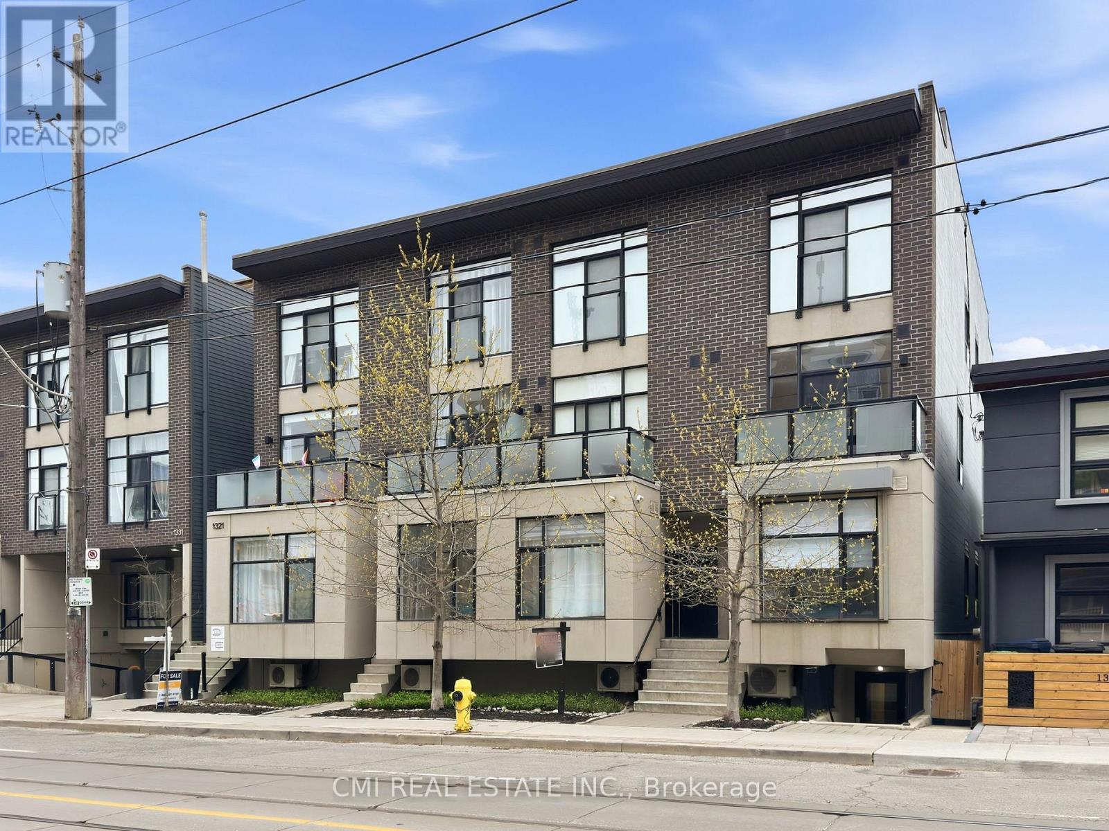 #10 1321 GERRARD STREET E - 10