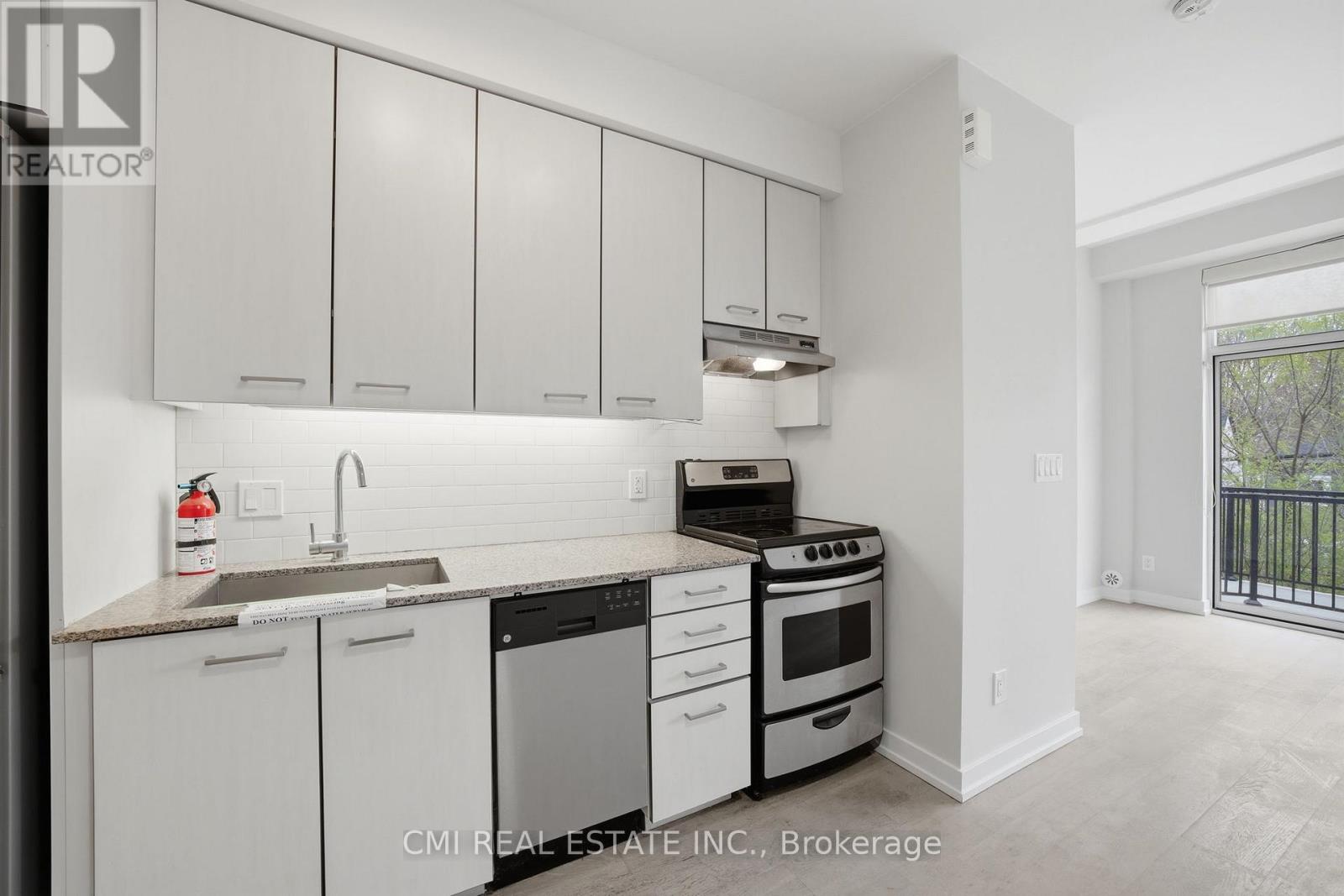 #10 1321 GERRARD STREET E - 19