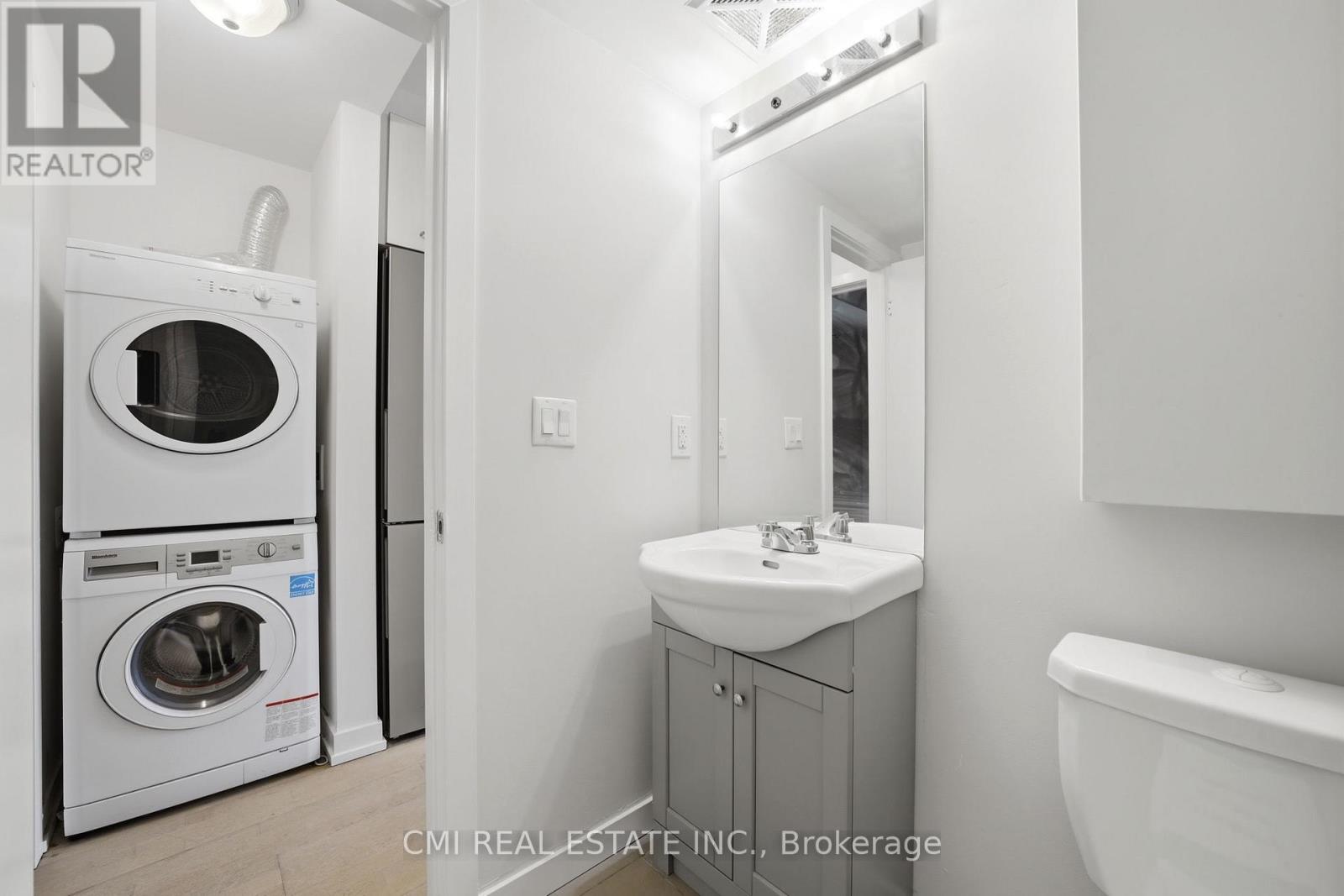 #10 1321 GERRARD STREET E - 26