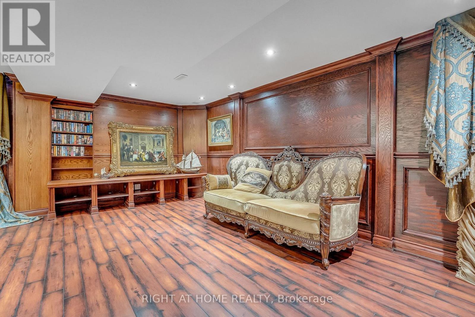 71 VENTURA WAY - 42