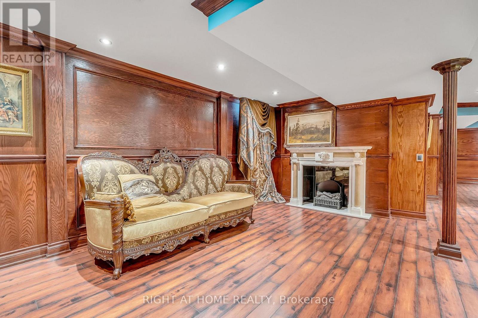 71 VENTURA WAY - 43