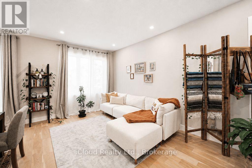 #40 745 CHELTON ROAD - 2