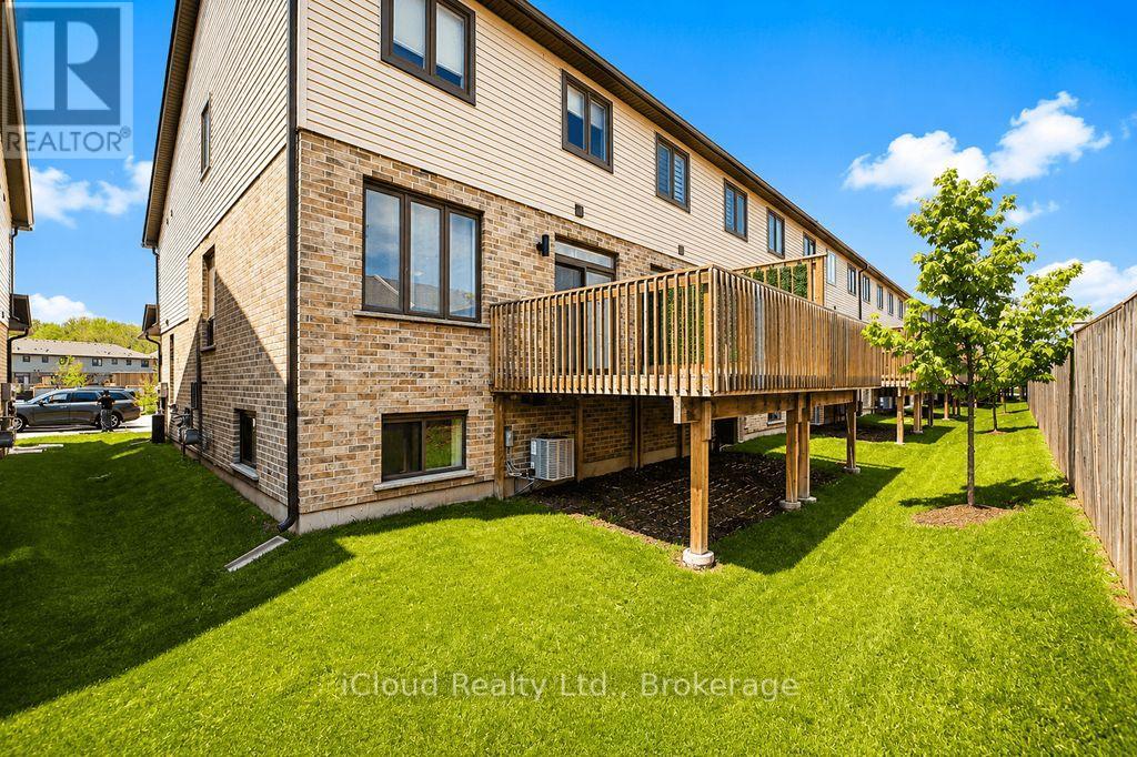 #40 745 CHELTON ROAD - 12