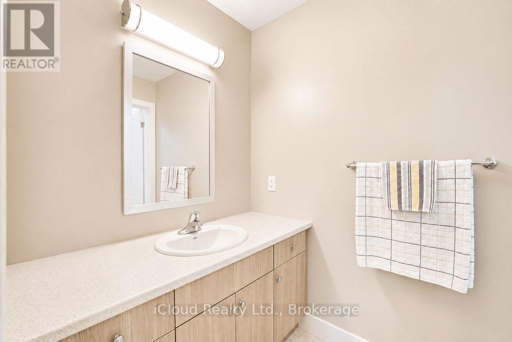 #40 745 CHELTON ROAD - 29