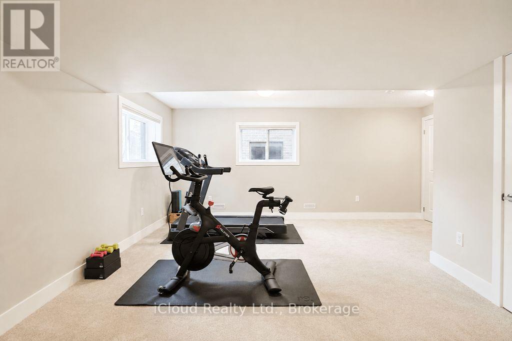 #40 745 CHELTON ROAD - 36