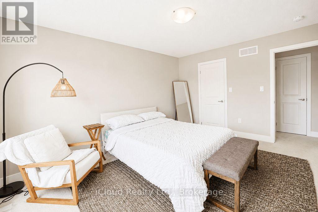 #40 745 CHELTON ROAD - 32