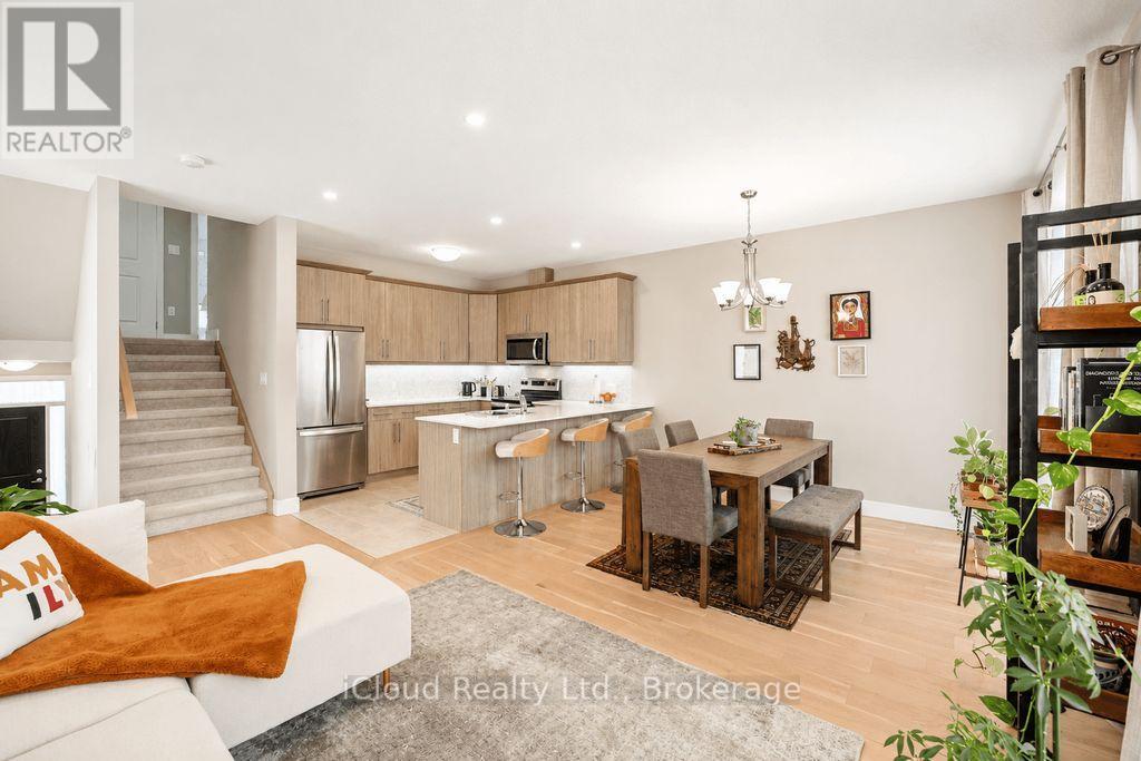 #40 745 CHELTON ROAD - 6