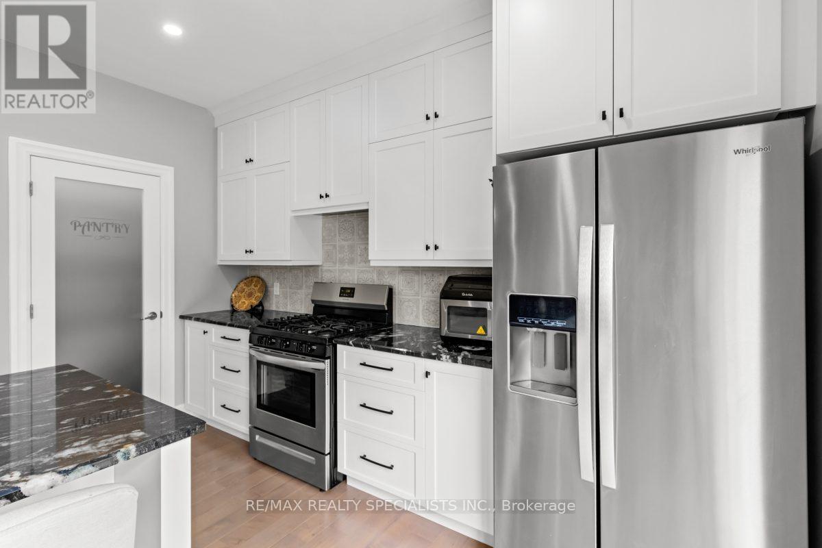 1076 7TH AVENUE - 14