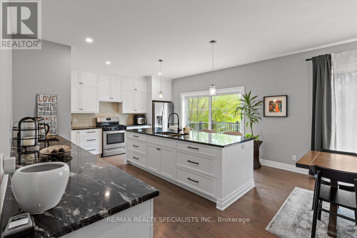 1076 7TH AVENUE - 10