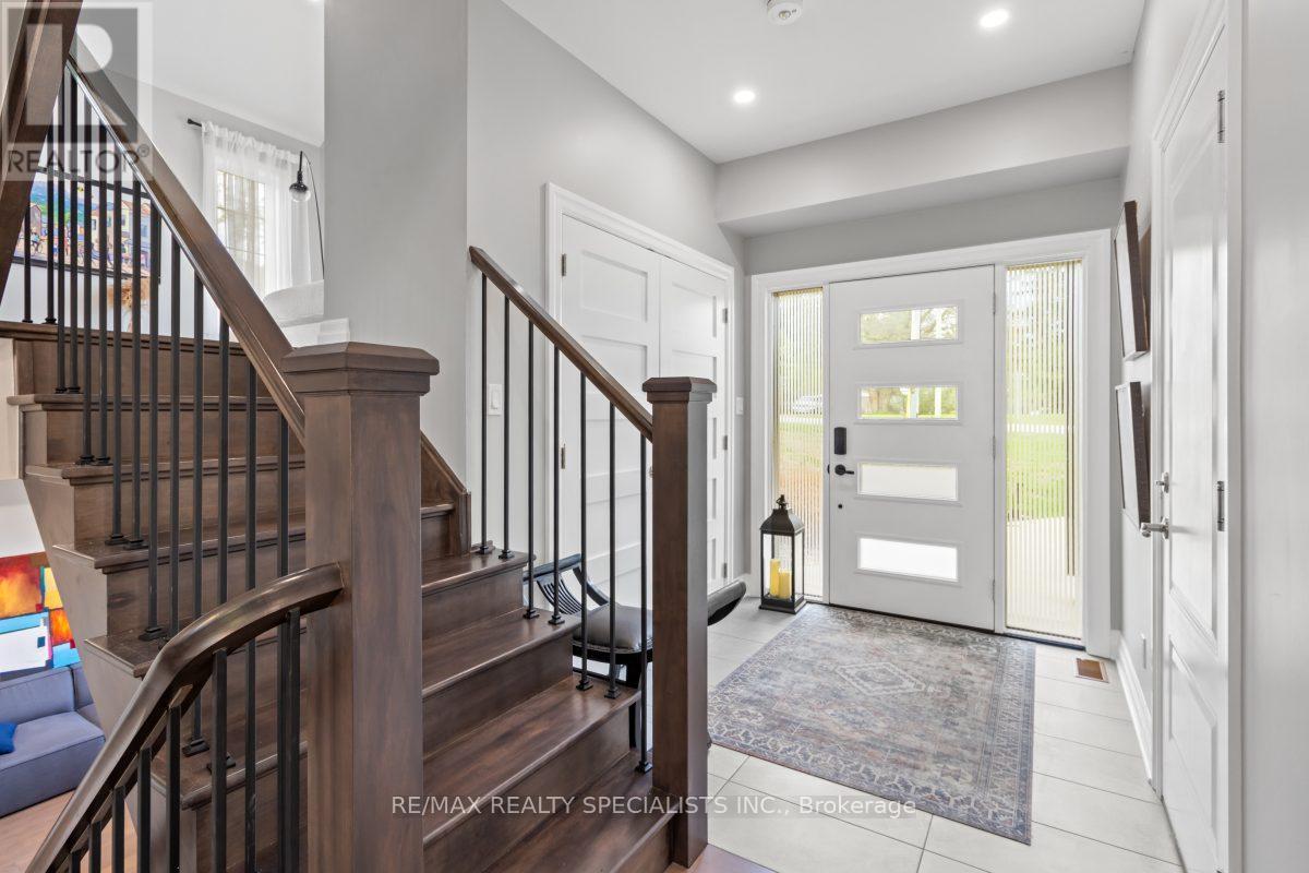 1076 7TH AVENUE - 18