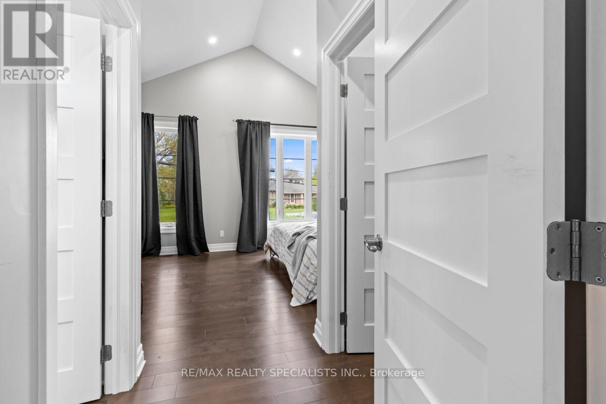 1076 7TH AVENUE - 24