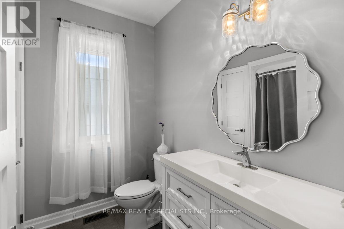 1076 7TH AVENUE - 32