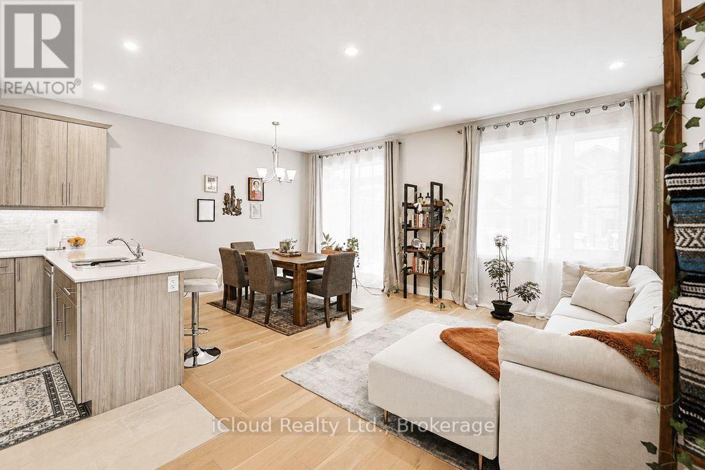 #40 745 CHELTON ROAD - 3