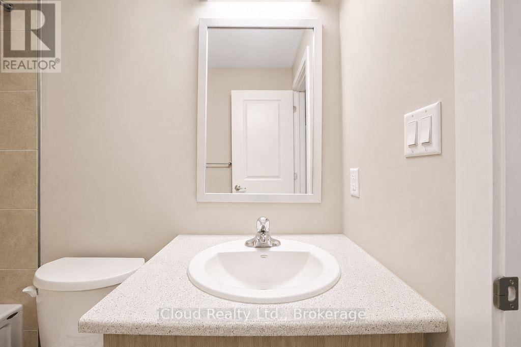 #40 745 CHELTON ROAD - 39