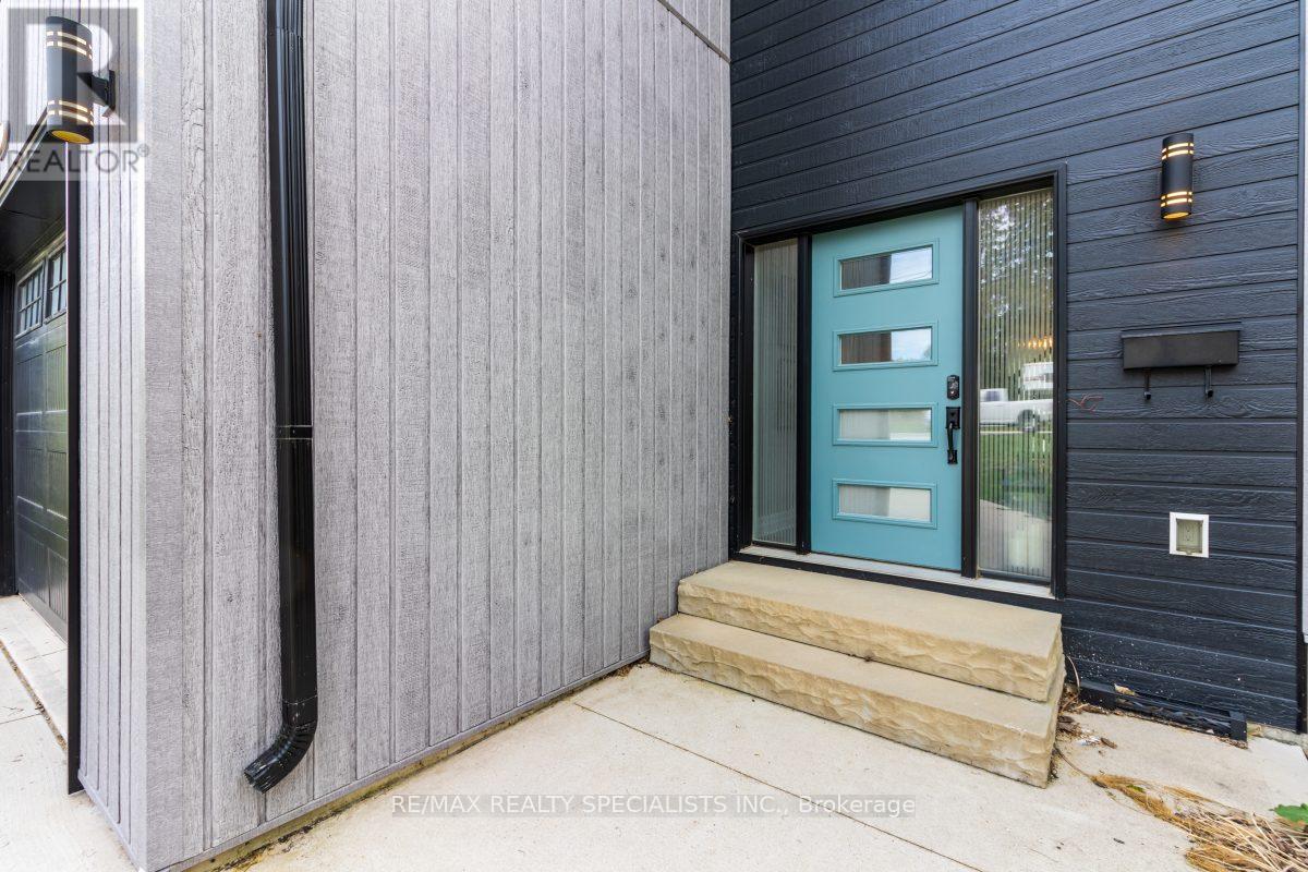 1076 7TH AVENUE - 7