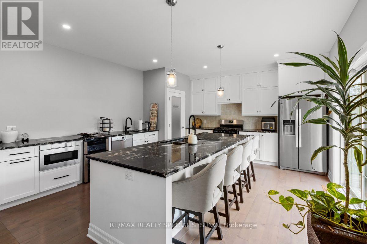 1076 7TH AVENUE - 11
