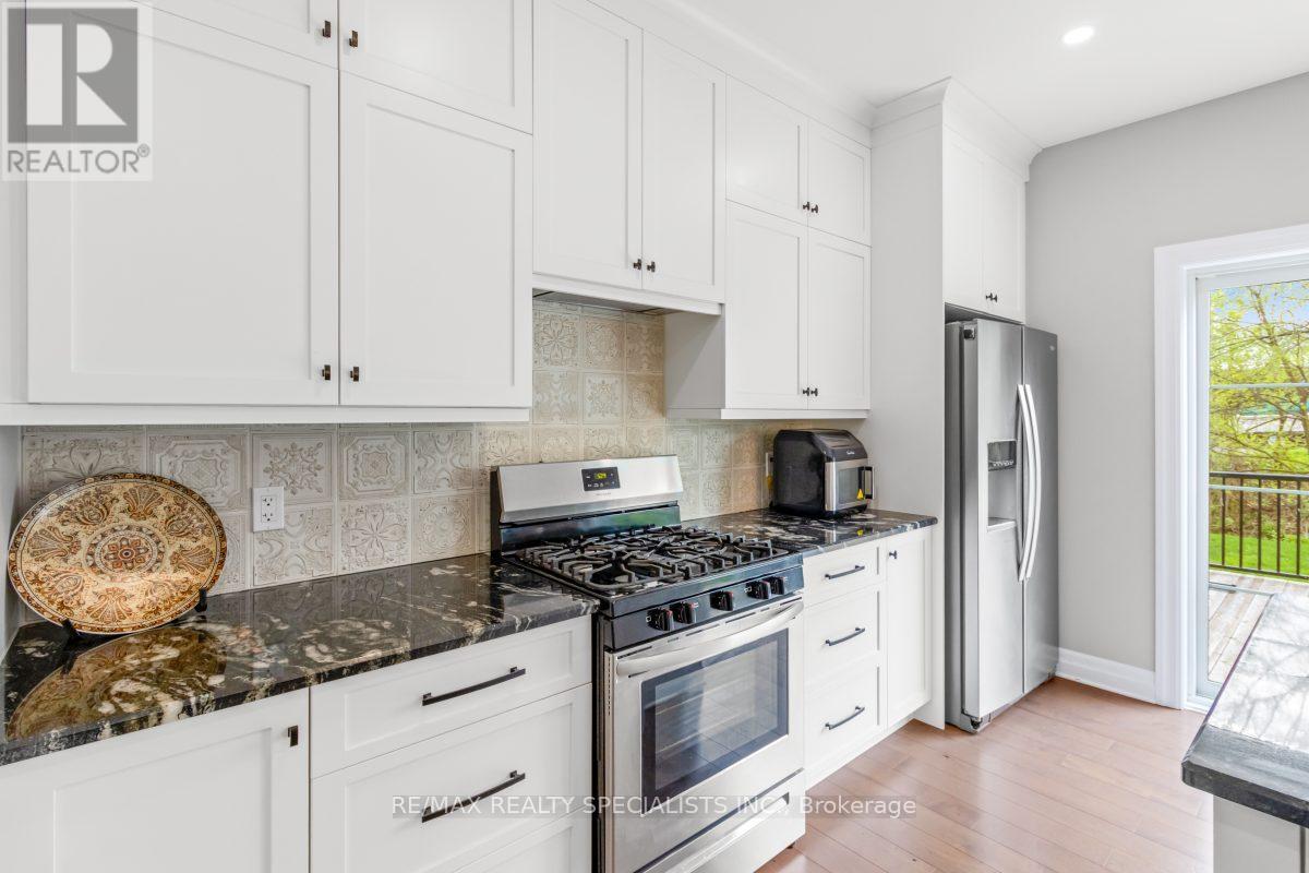 1076 7TH AVENUE - 13