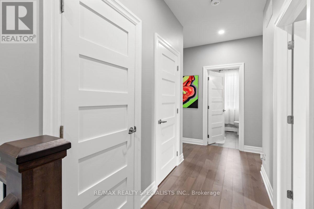 1076 7TH AVENUE - 23