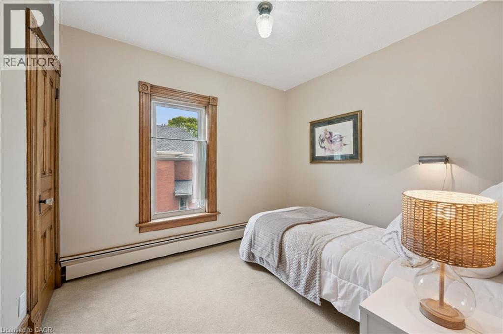 150 WALKER Street - 34