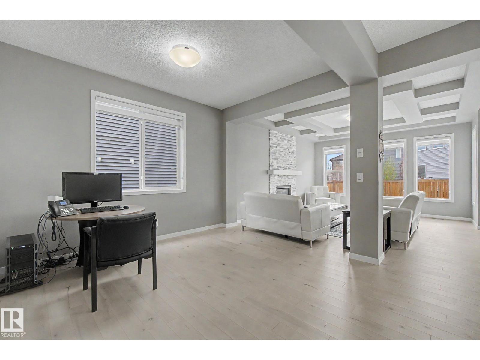 2233 56 ST SW - 17