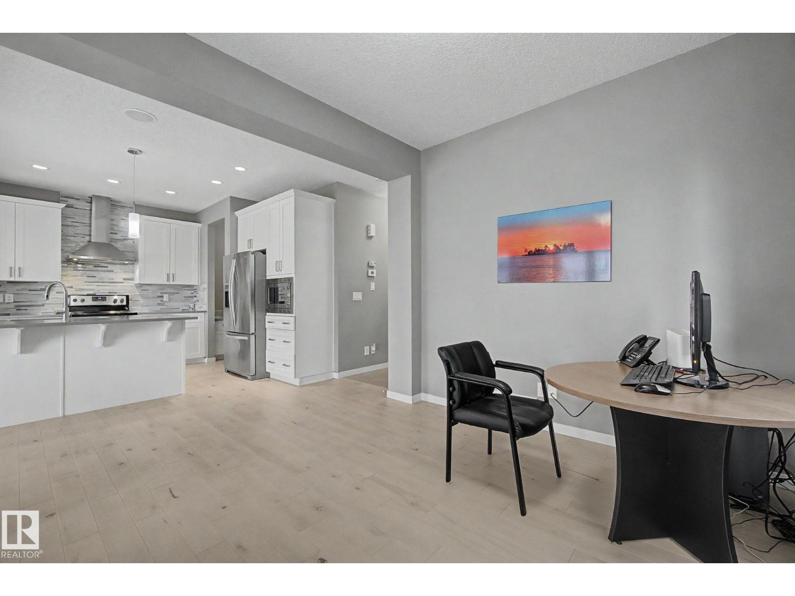 2233 56 ST SW - 19