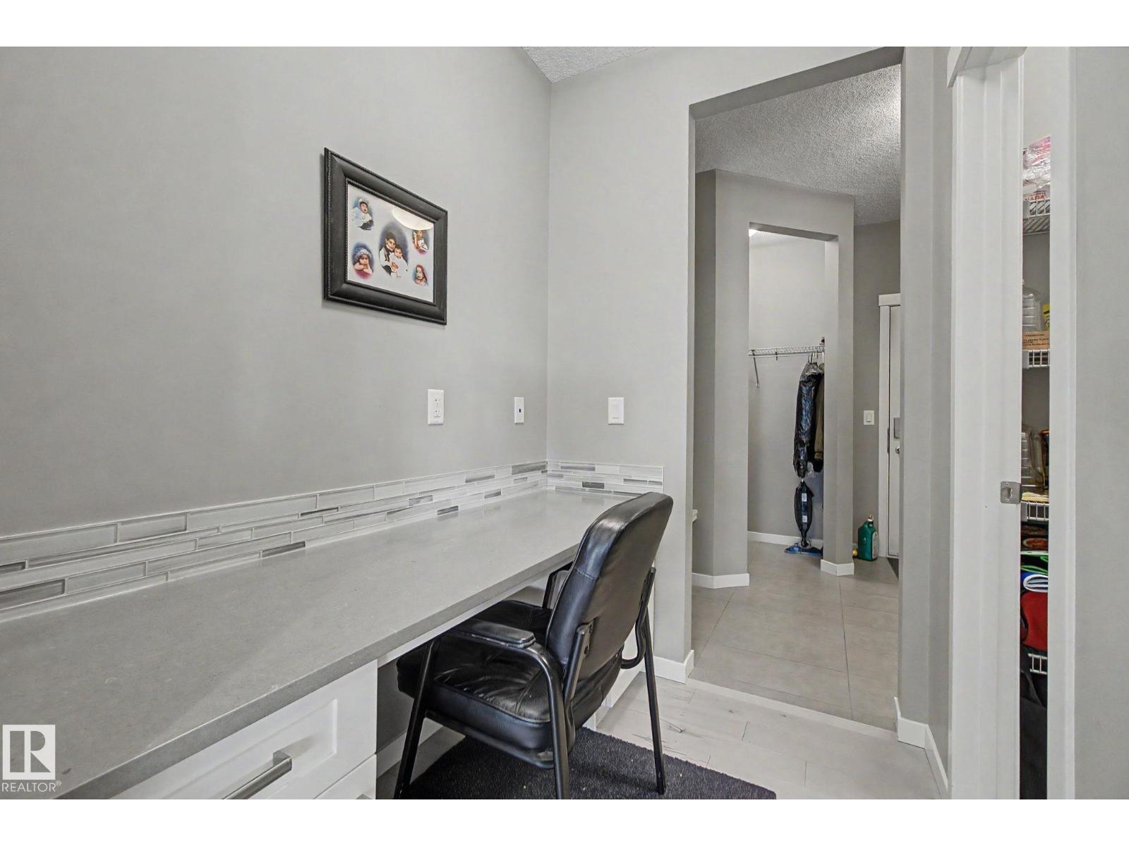 2233 56 ST SW - 20