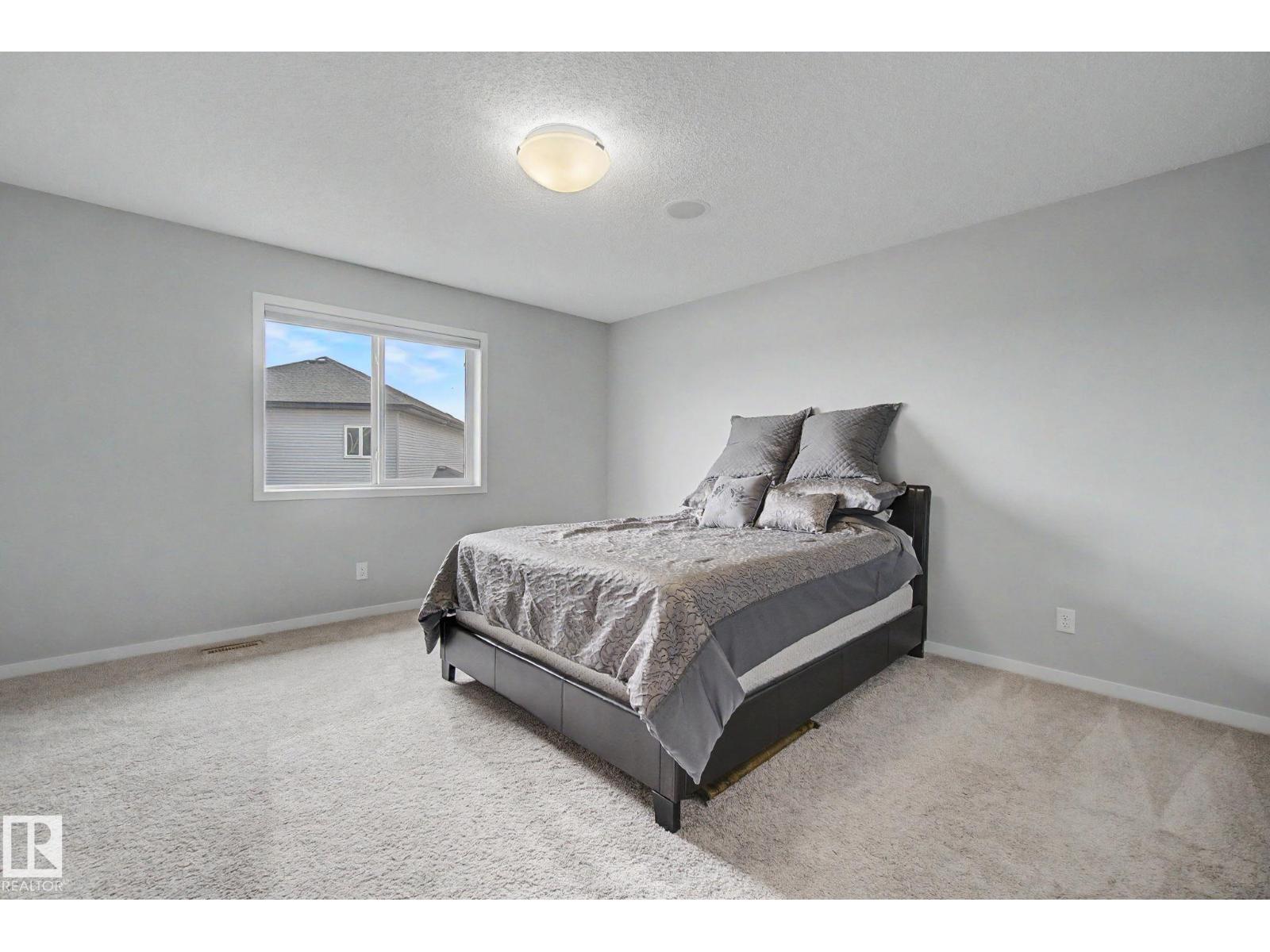 2233 56 ST SW - 40