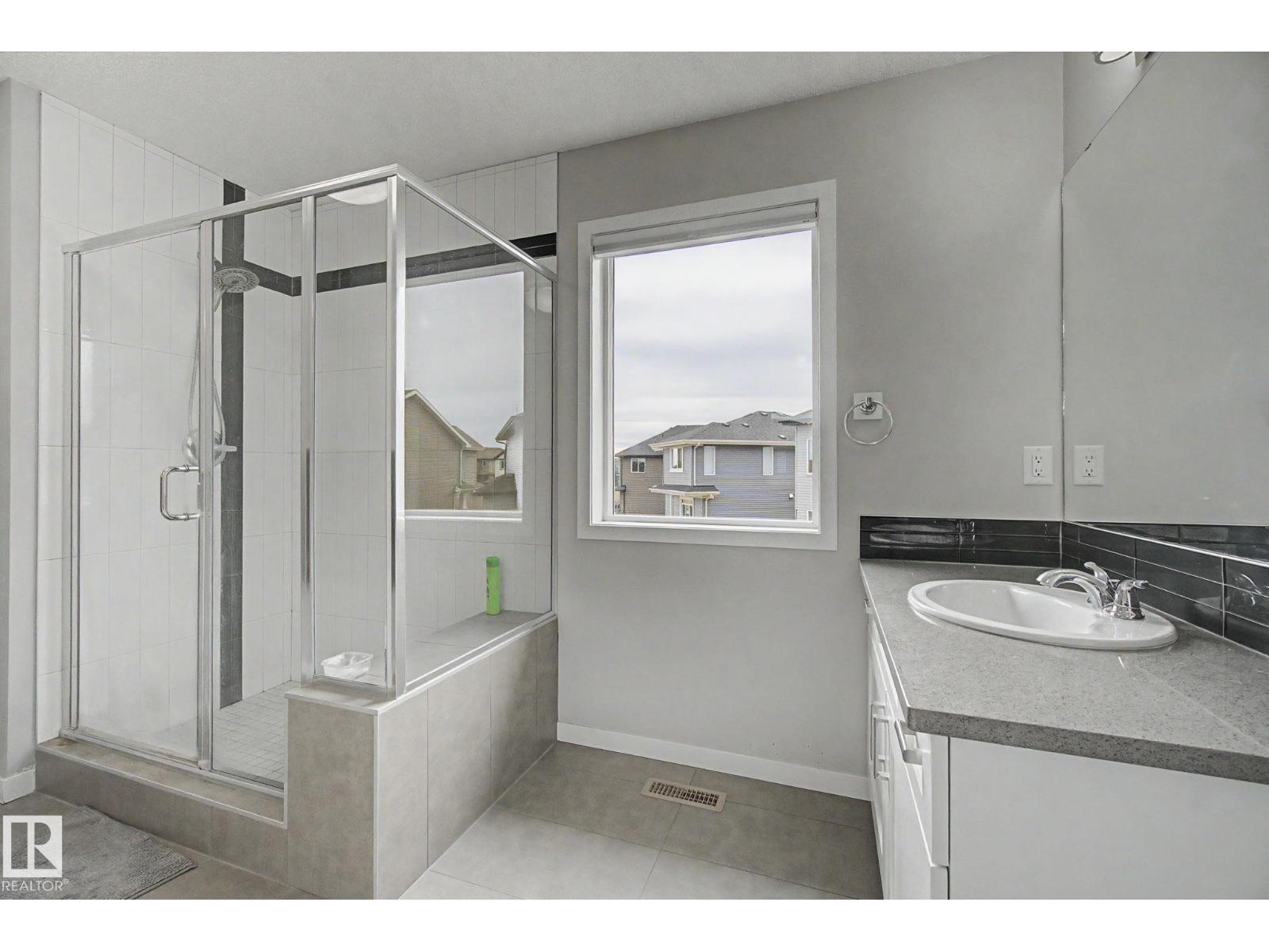 2233 56 ST SW - 46