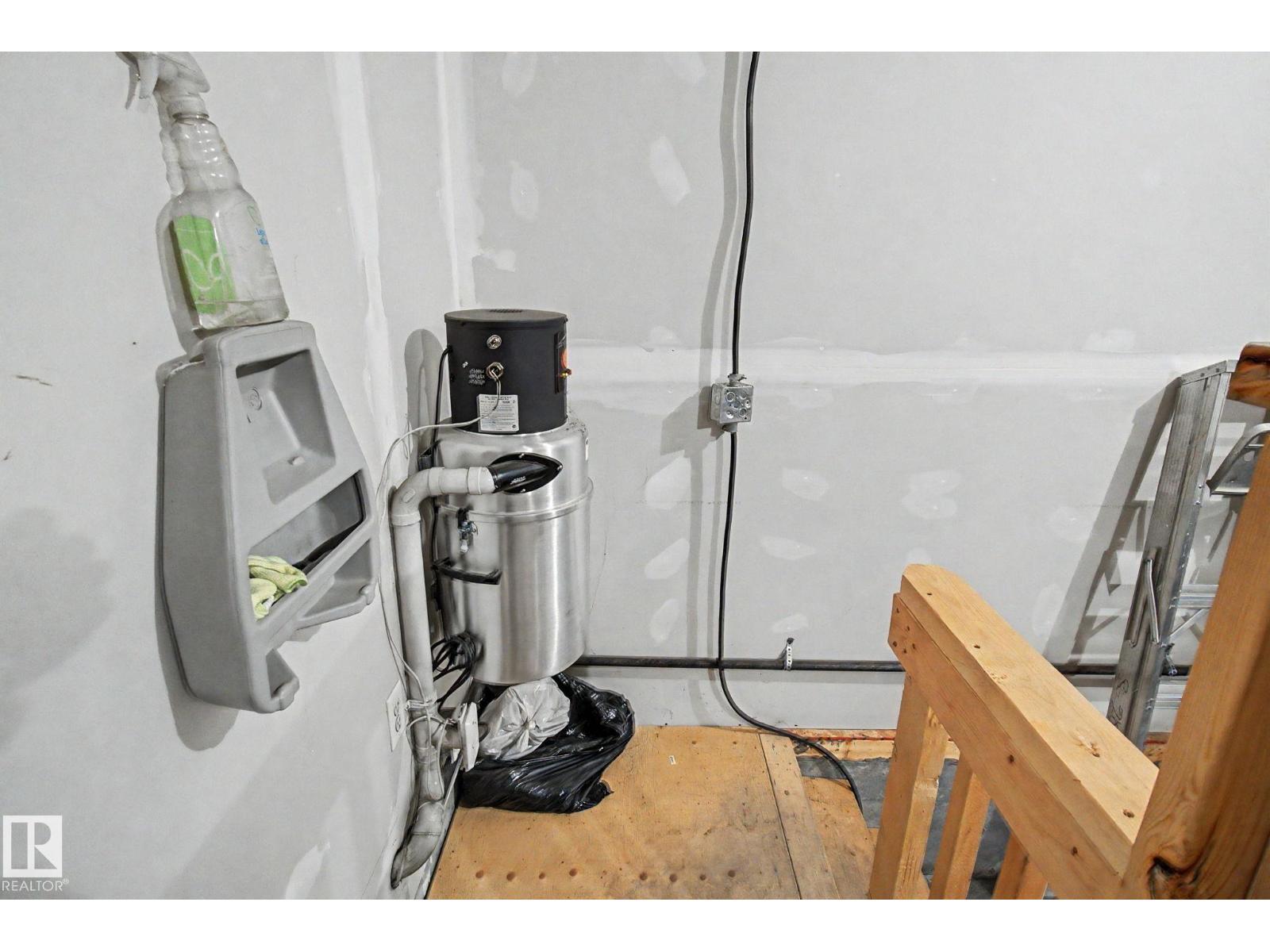 2233 56 ST SW - 51