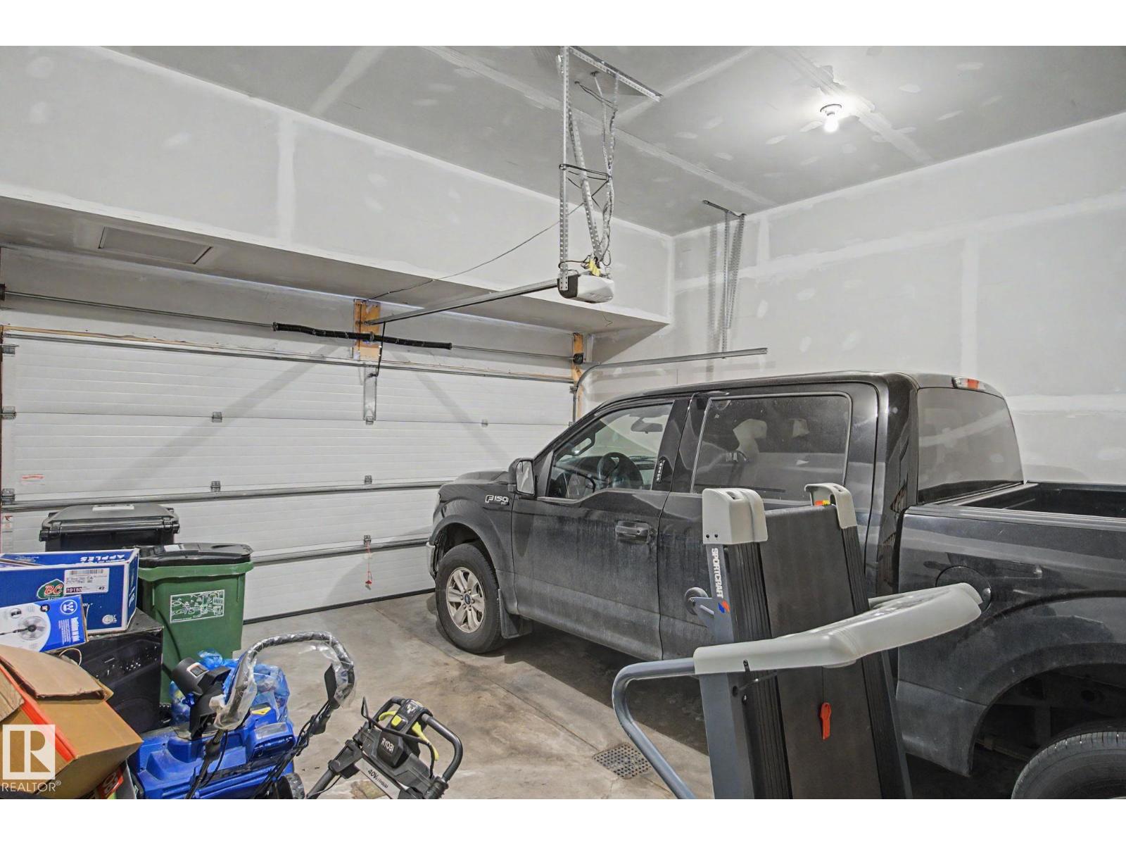 2233 56 ST SW - 52