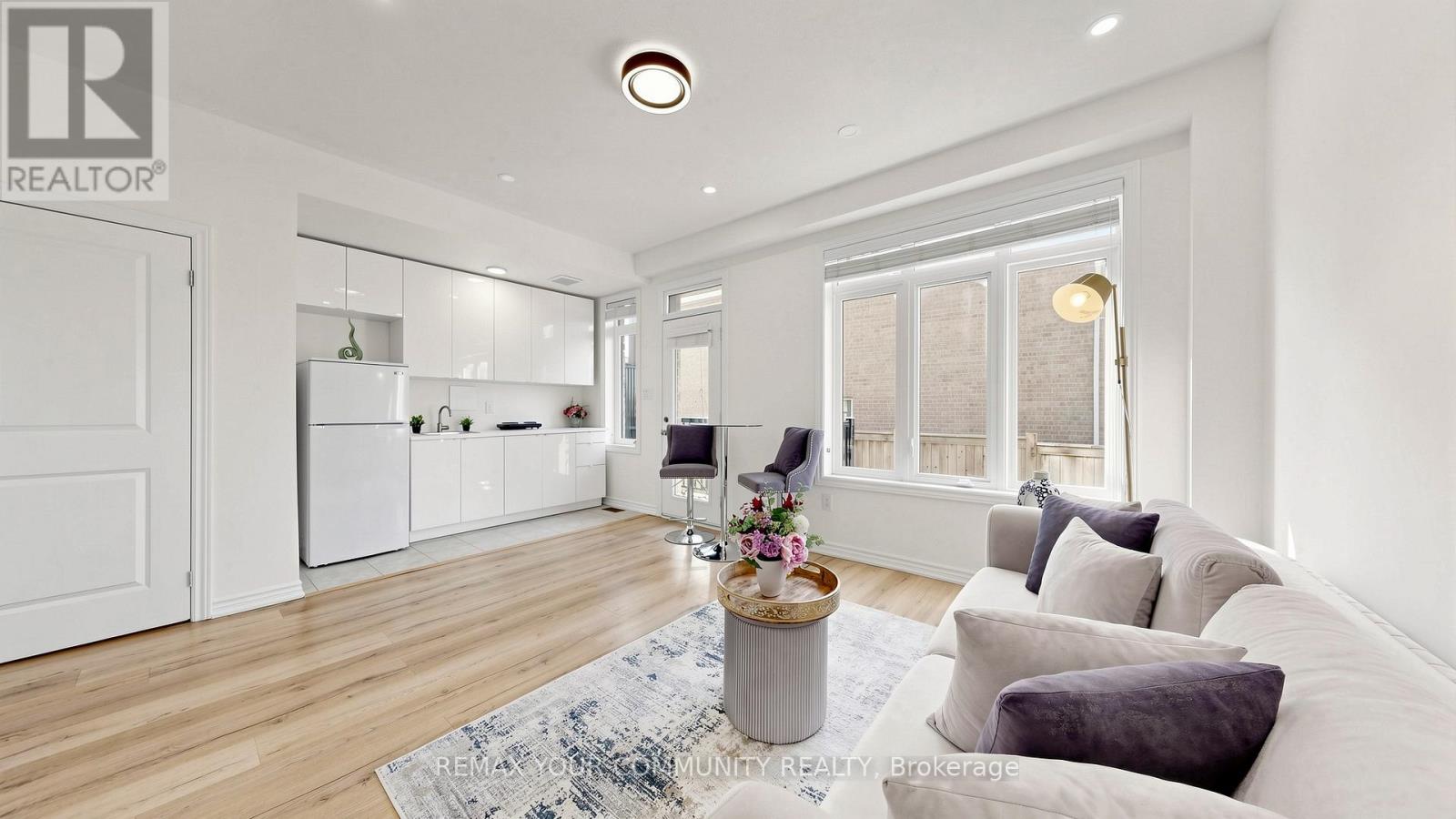 10 WILLIAM ADAMS LANE - 6