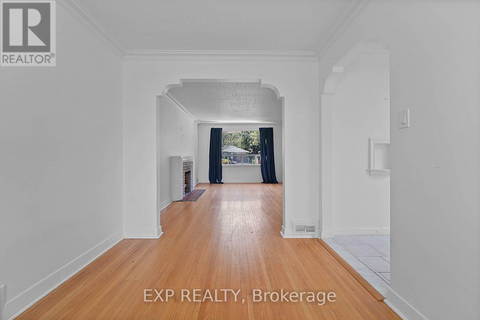142 THOMPSON AVENUE - 17