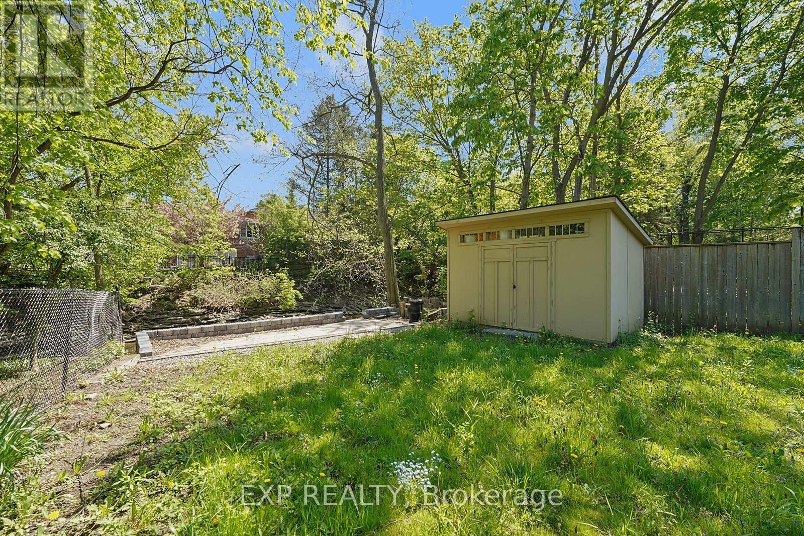 142 THOMPSON AVENUE - 42