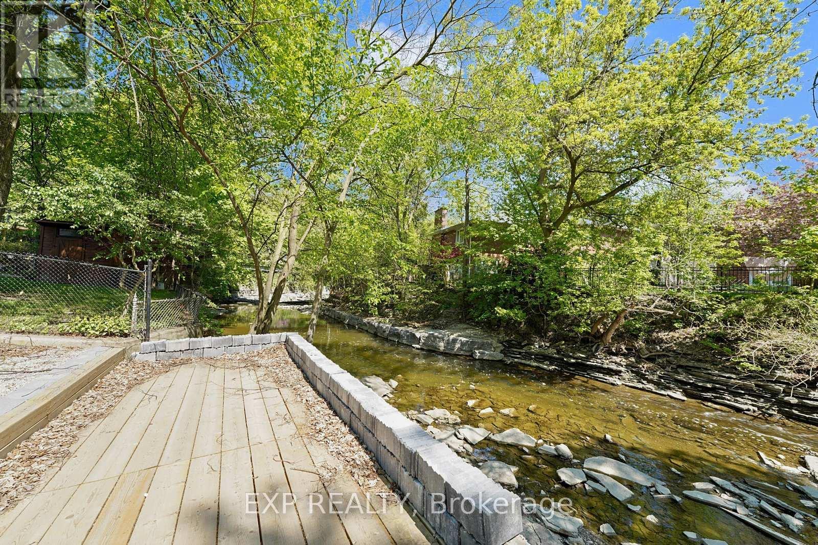 142 THOMPSON AVENUE - 43