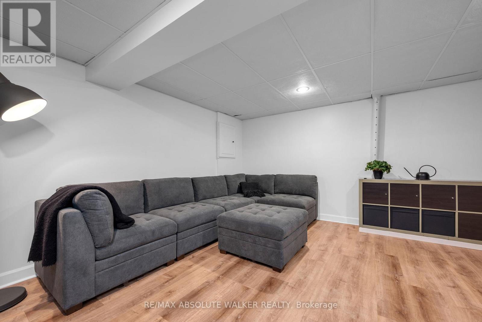 726 THICKET WAY - 30