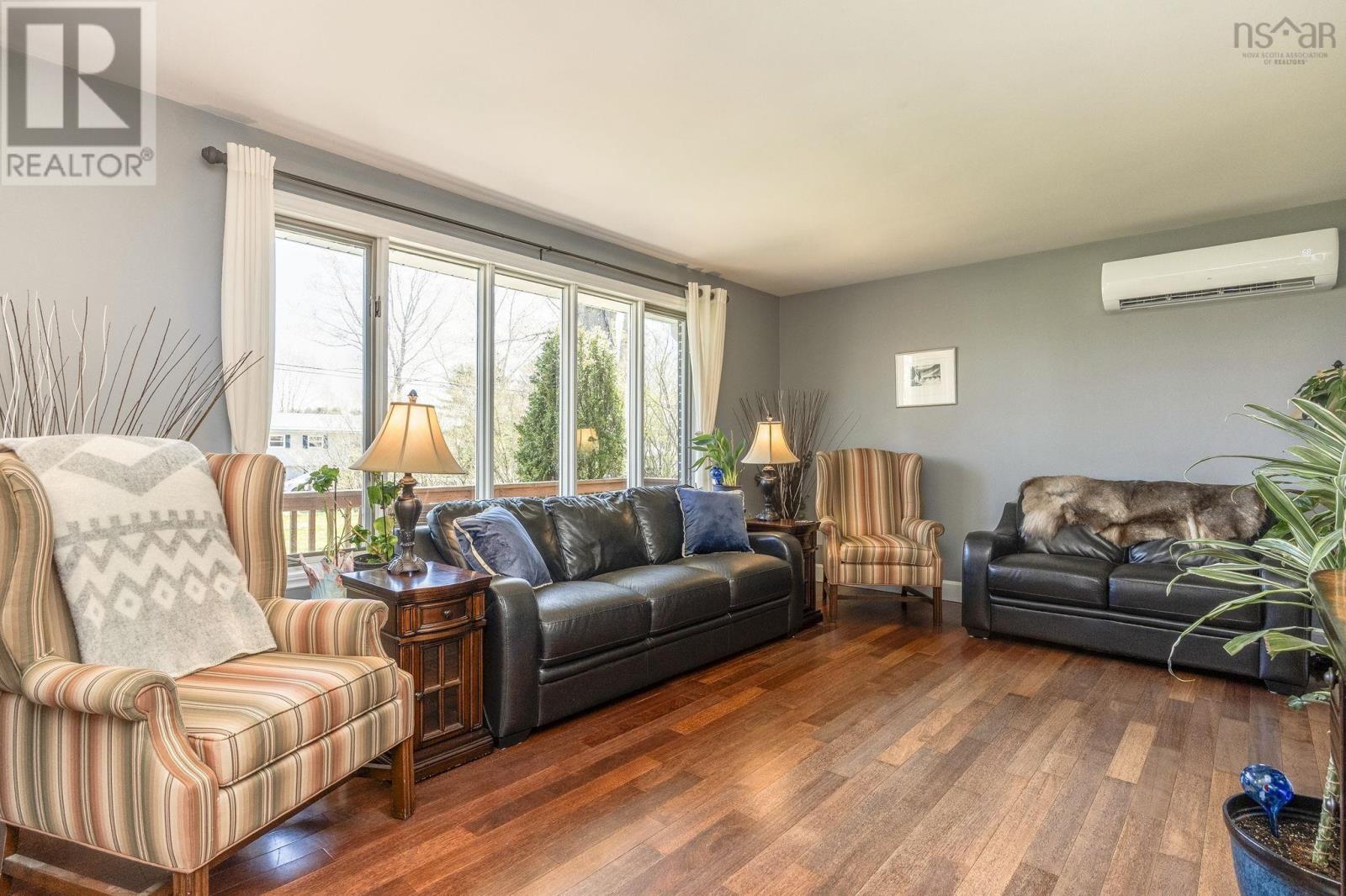 909 Julie Drive - 8