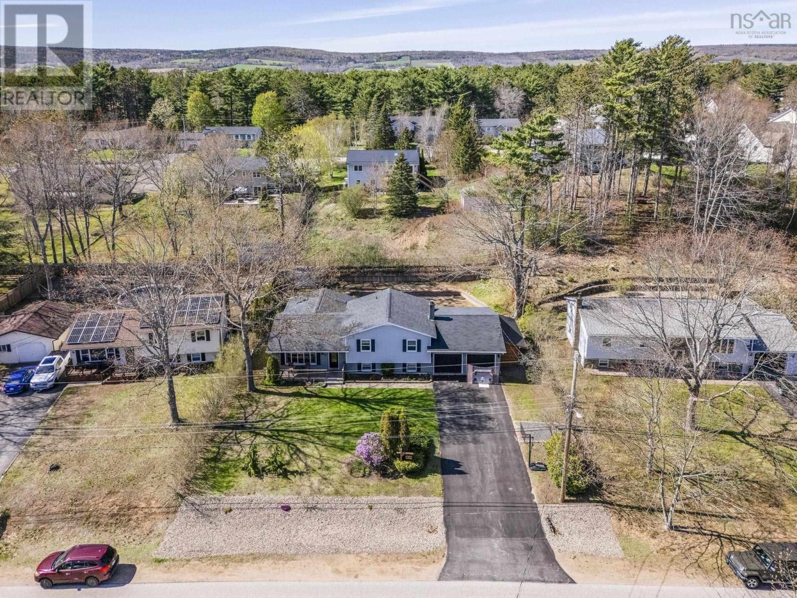 909 Julie Drive - Image 2