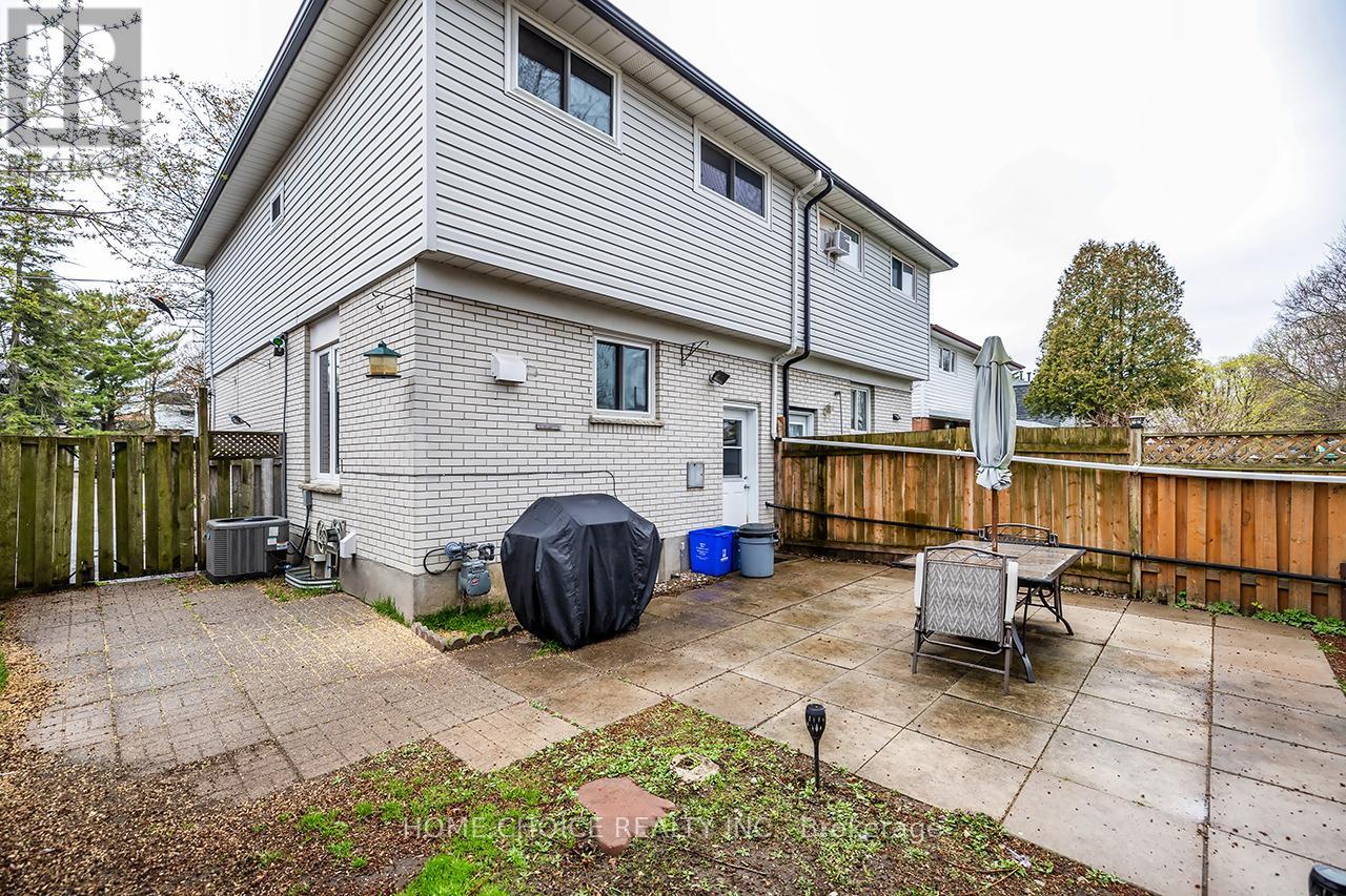 225 BARKLEY CRESCENT - 21
