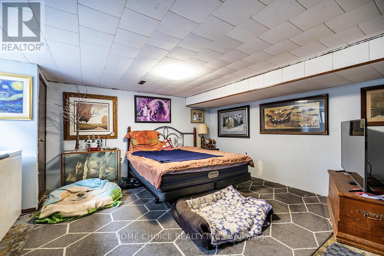 225 BARKLEY CRESCENT - 19