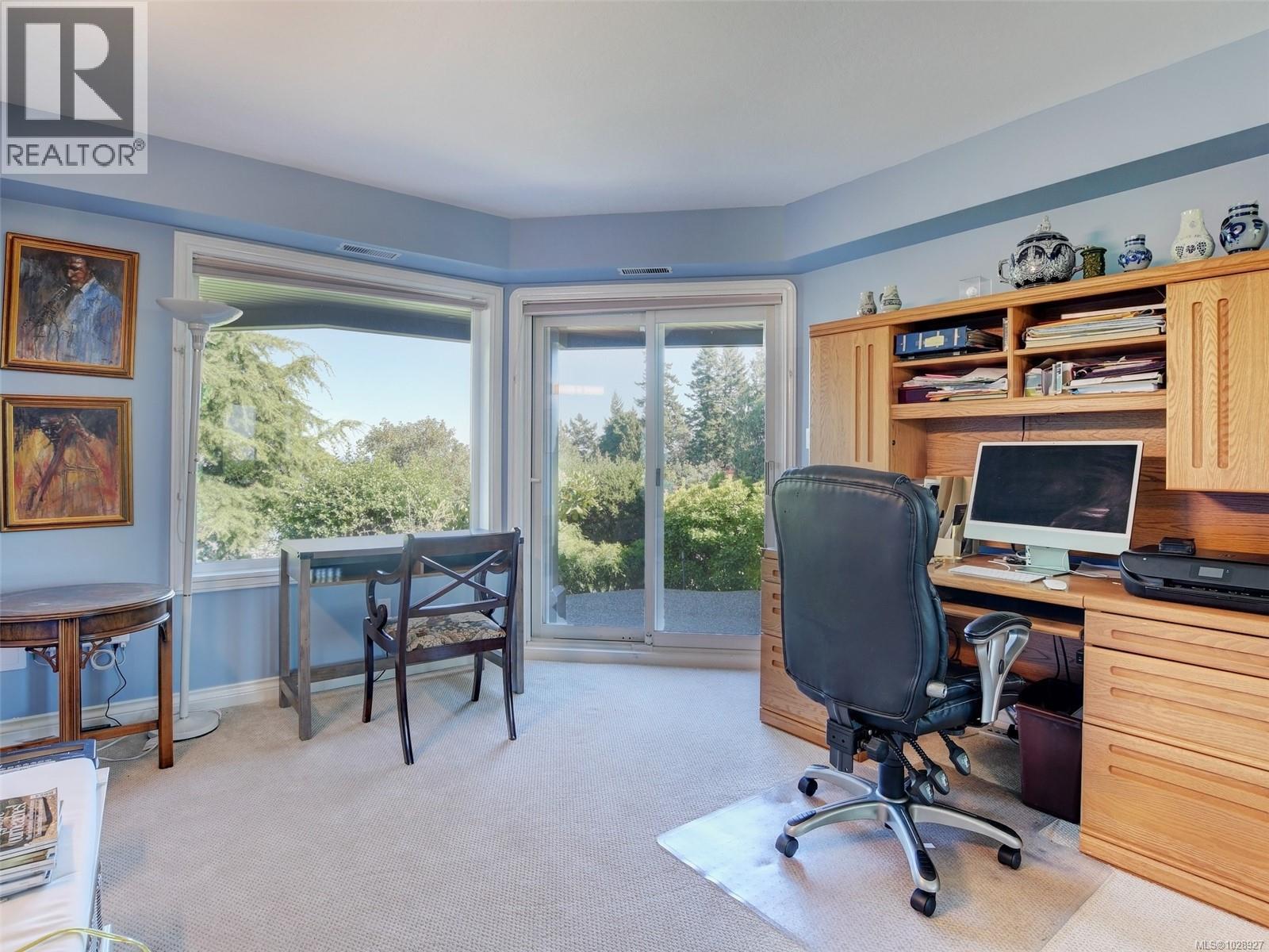 5009 Georgia Park Terr, Saanich