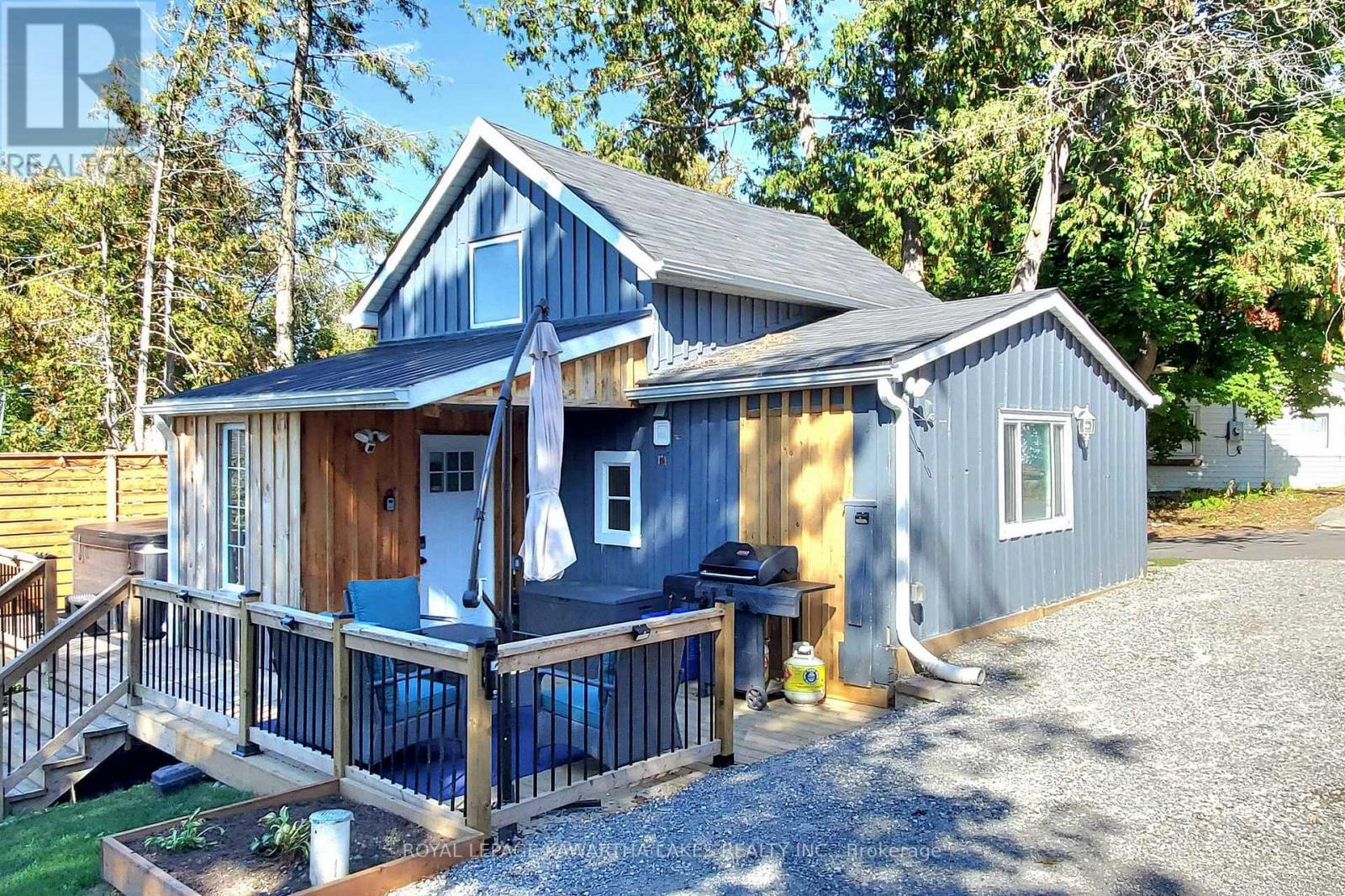12 BIRCHCLIFF AVENUE - 29