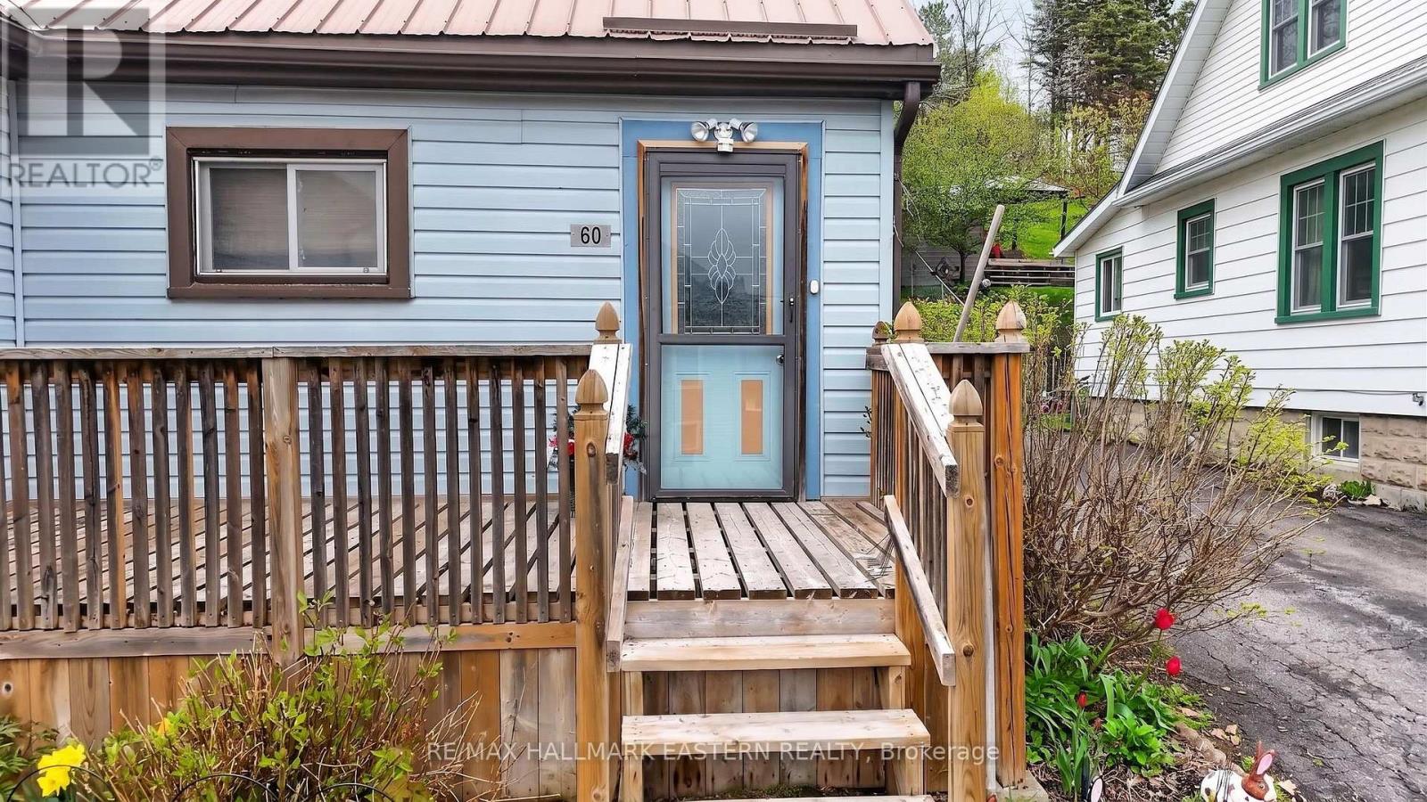 60 RIDGE STREET - 11