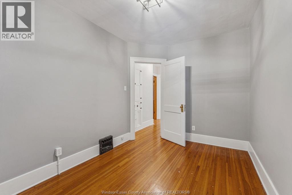 557 MOY AVE - 34