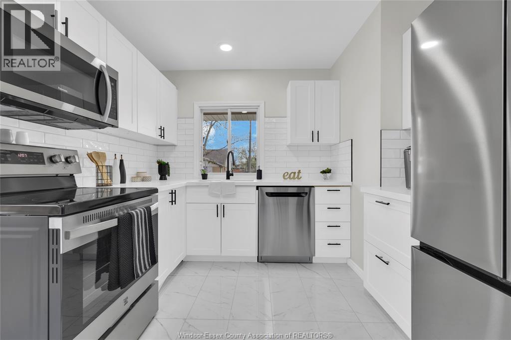 556 CLOVER, Windsor, Ontario, N8P1C6 — Photo 14