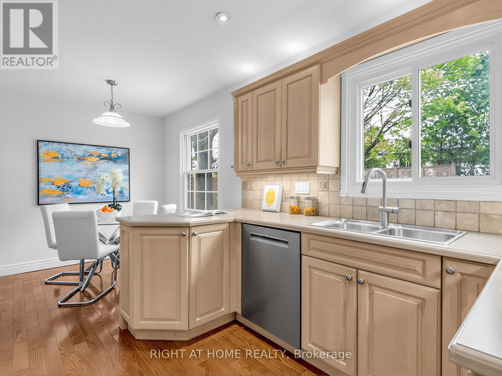 101 HOLSWORTHY CRESCENT - 14