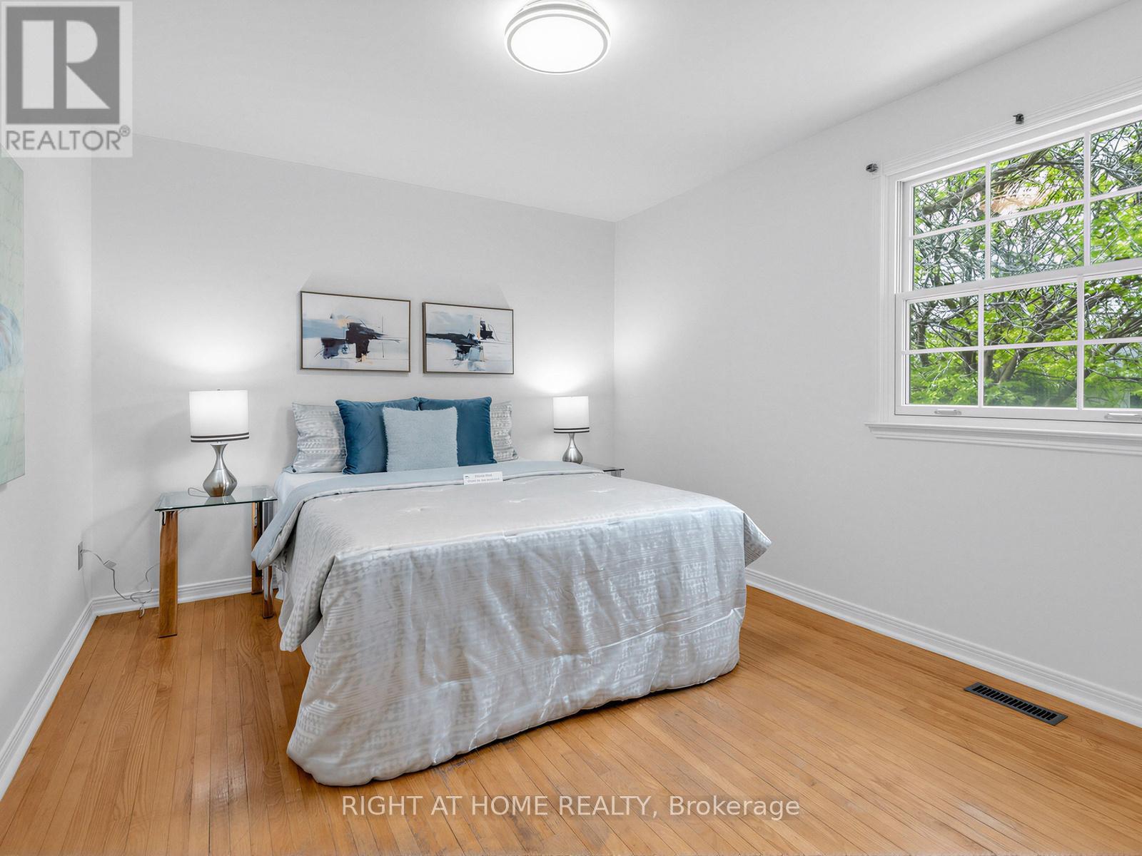 101 HOLSWORTHY CRESCENT - 26