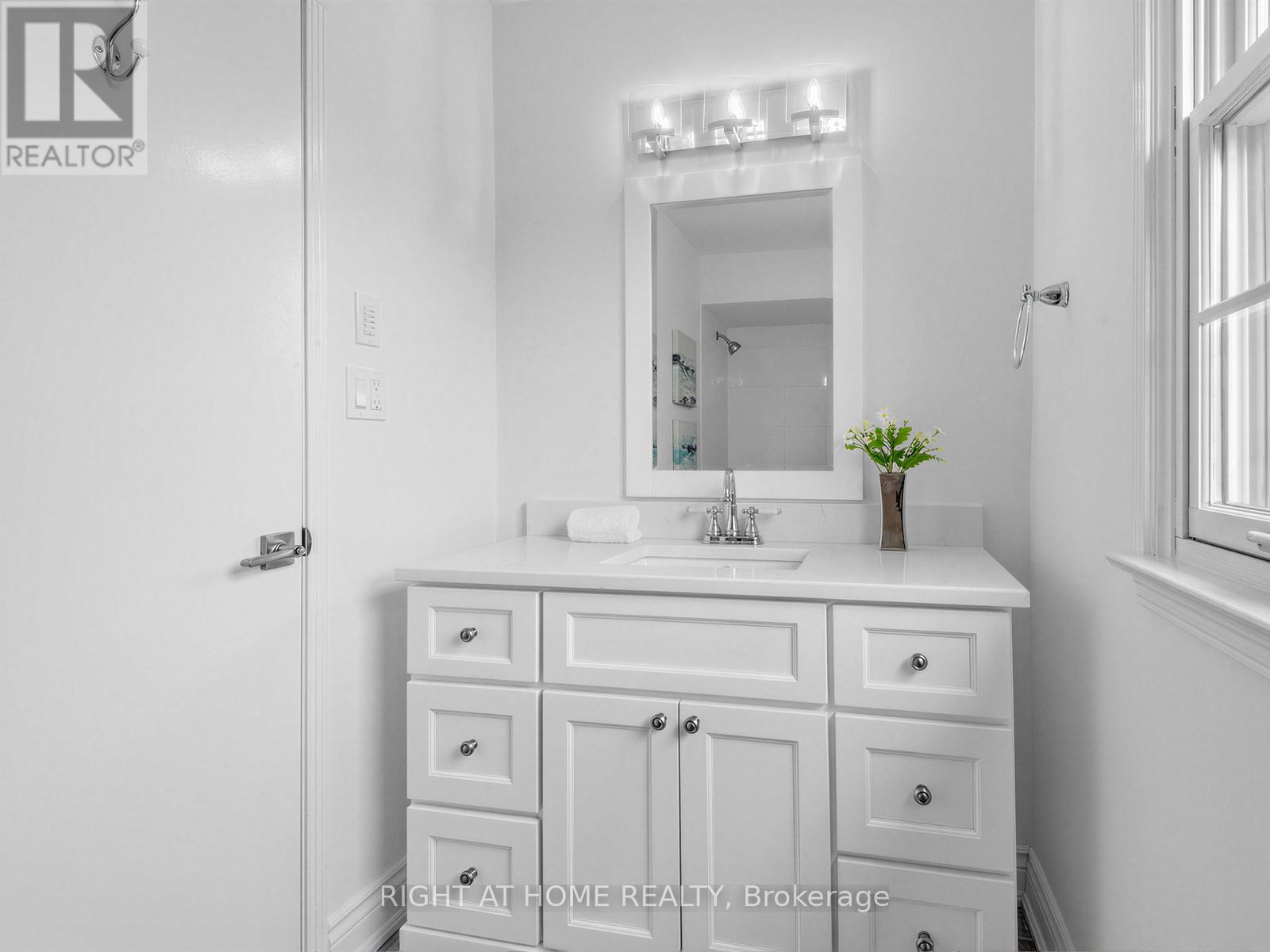 101 HOLSWORTHY CRESCENT - 29