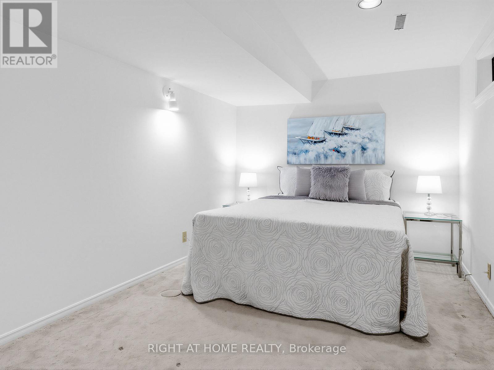 101 HOLSWORTHY CRESCENT - 33